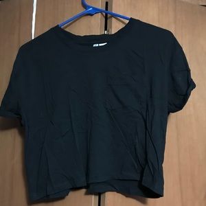 Black crop tee